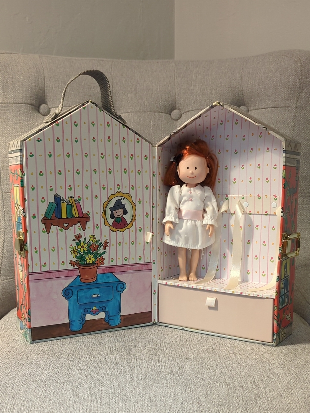 Madeline Vintage 1999 Doll House Carrying Case With Doll and Clothes